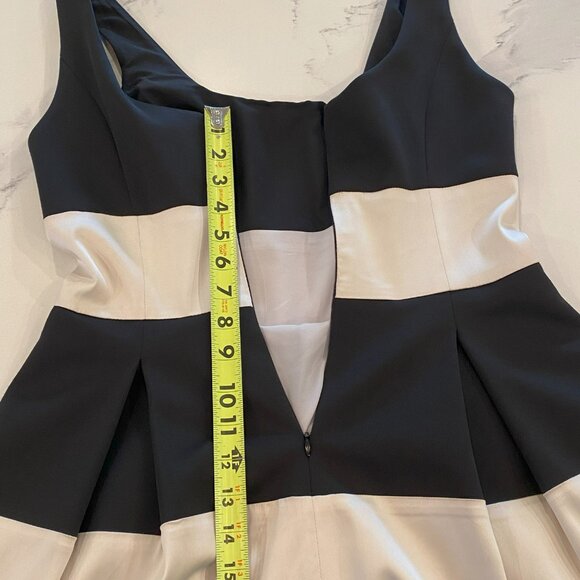 Ralph Lauren - Fit-and-flare, Scoop Neck, Black/Ivory Cocktail Dress - Size 6 - Picture 8 of 11